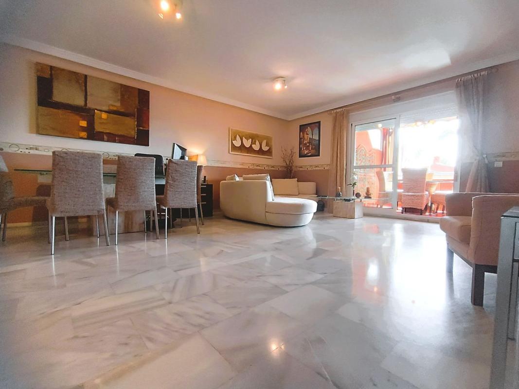 Venta de piso en Piso en Calle de la Amistad, Buenas Noches, Estepona, Estepona
photo 5