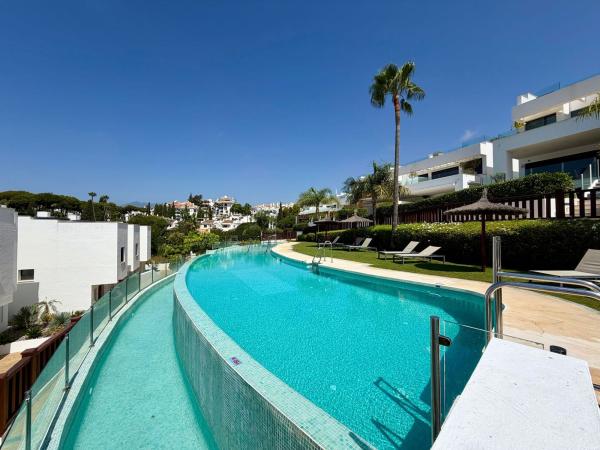 Chalet adosado en Lomas de Marbella Club, Marbella photo 1
