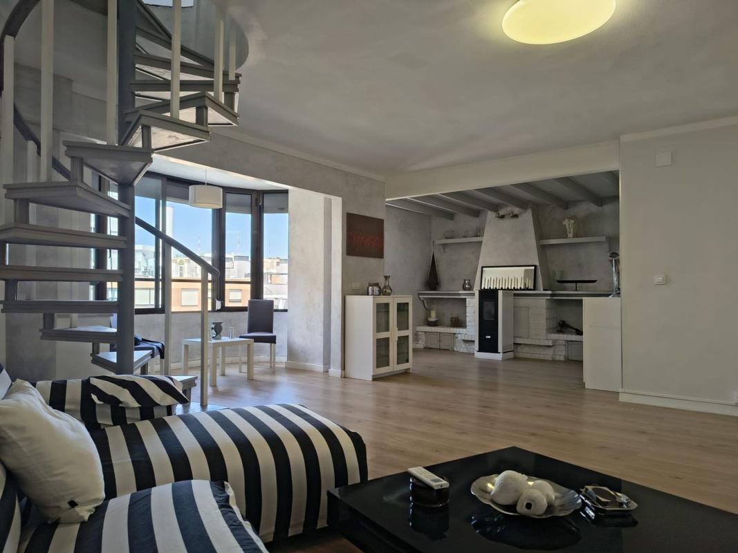 Duplex sale in Dúplex en Avenida de Jaime II, Casco Histórico-Santa Cruz, Alicante / Alacant, Alicante photo 1
