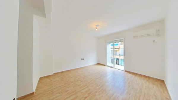 Sale of flat in Piso en Carolinas Altas, Alicante / Alacant, Alicante
photo 1