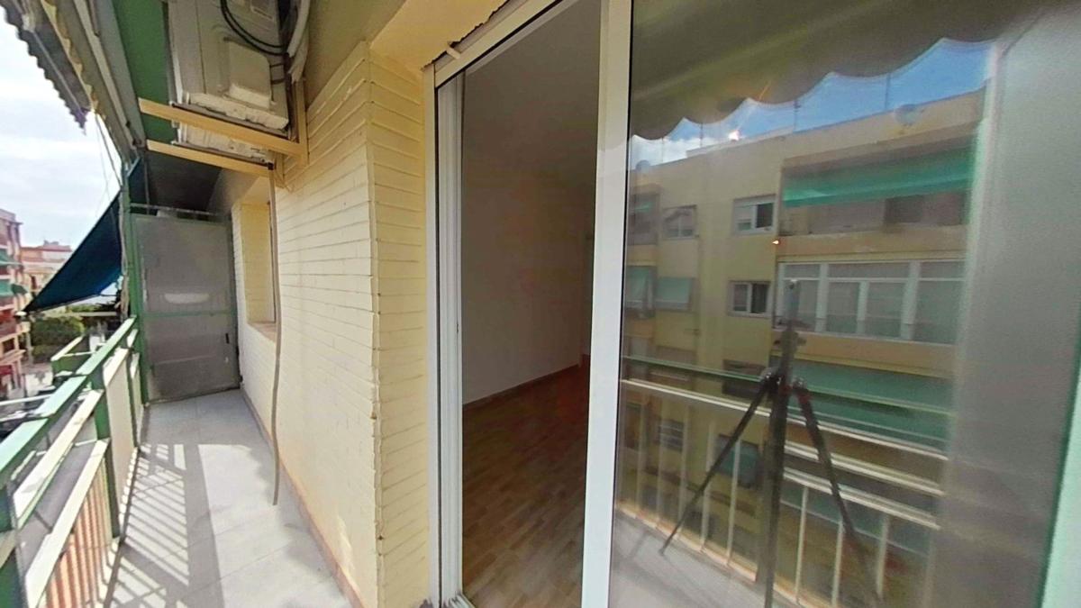Sale of apartment in Piso en Carolinas Altas, Alicante / Alacant, Alicante
photo 3