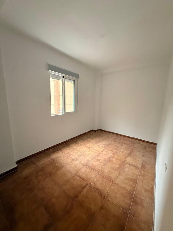 Sale of apartment in Piso en Calle salinas, Altozano, Alicante / Alacant, Alicante
 photo 3