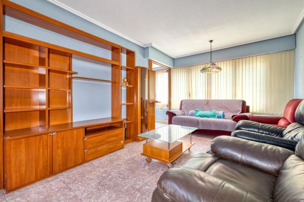 Venta de piso en Piso en Plaza de San Cristóbal, Casco Histórico-Santa Cruz, Alicante / Alacant, Alicante / Alacant
photo 1