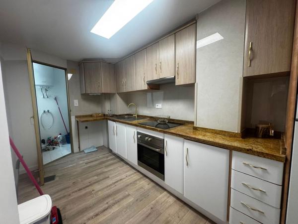 Venta de piso en Piso en Avenida d'Aguilera, 5, Benalúa, Alicante / Alacant, Alicante / Alacant
 photo 3