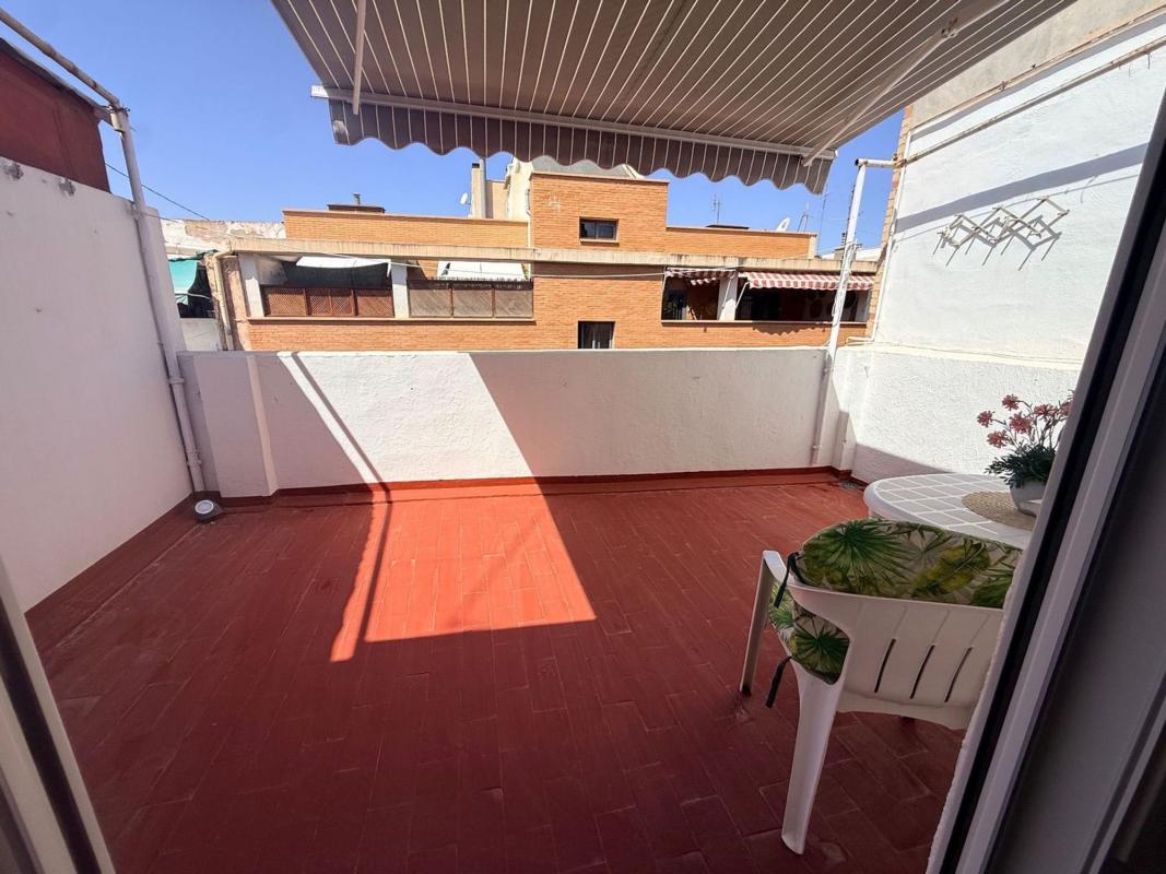 Продажа пентхауса на  Ático en Carolinas Altas, Alicante / Alacant, Аликанте / Алакант photo 2