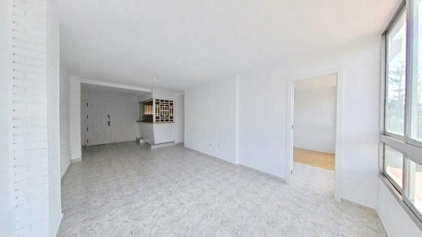 Venta de piso en Piso en Cabo de las Huertas, Alicante / Alacant, Alicante / Alacant
thumbnail 2