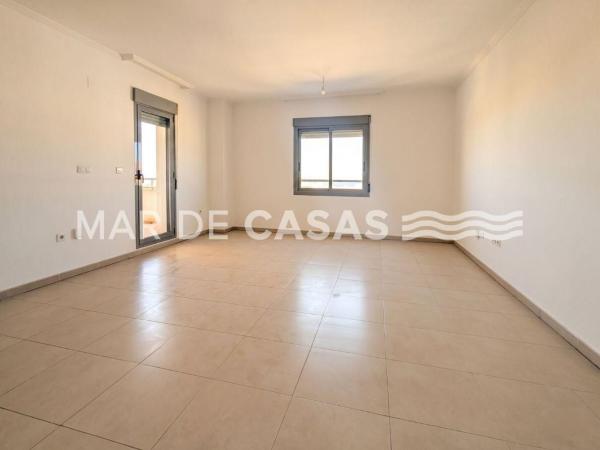 Venta de piso en Piso en Avenida de les Nacions, PAU 5, Alicante / Alacant, Alicante / Alacant
 photo 2