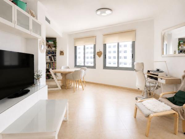 Venta de piso en Piso en Avenida de les Nacions, 40, PAU 5, Alicante / Alacant, Alicante / Alacant
 photo 2