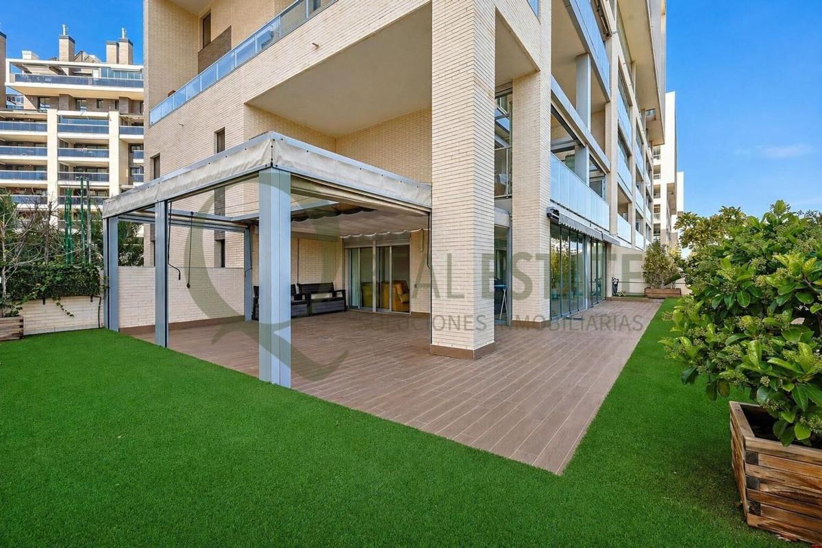 Продажа квартиры на Piso en Maestro José Garberí Serrano, PAU 5, Alicante / Alacant, Аликанте / Алакант
photo 2