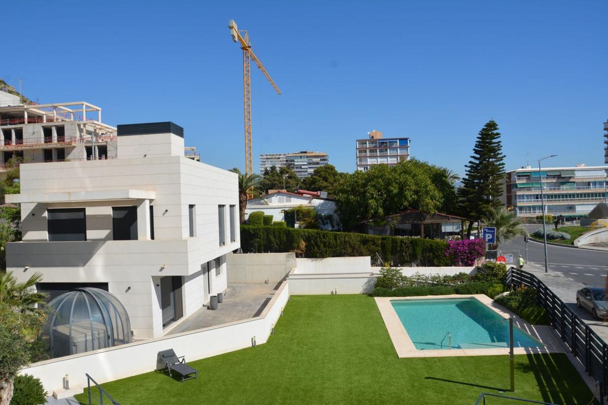Продажа квартиры на Piso en Avenida de Villajoyosa, La Albufereta, Alicante / Alacant, Аликанте / Алакант
 photo 2