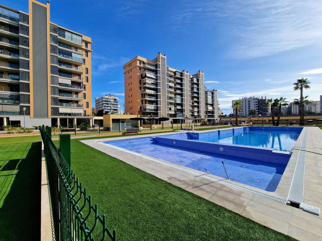 Продажа квартиры на Piso en Maestro José Garberí Serrano, 11, PAU 5, Alicante / Alacant, Аликанте / Алакант
photo 3