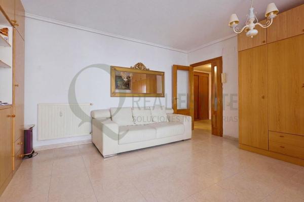 Venta de piso en Piso en Avenida Esportista Miriam Blasco, La Albufereta, Alicante / Alacant, Alicante / Alacant
thumbnail 3