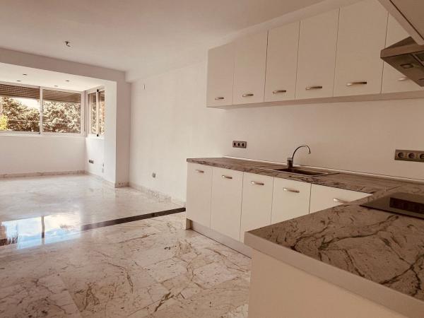 Venta de piso en Piso en Av. Deportista Miriam Blasco, La Albufereta, Alicante / Alacant, Alicante / Alacant
thumbnail 3