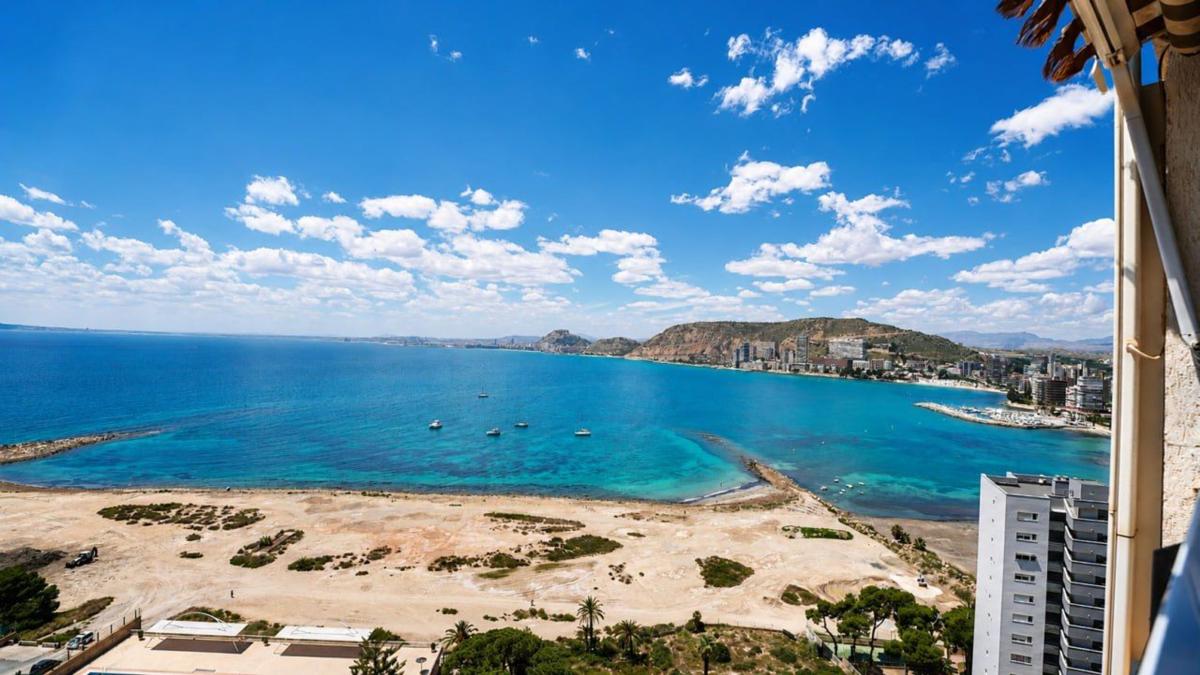 Продажа квартиры на Piso en Avenida de la Costa Blanca, 22, Cabo de las Huertas, Alicante / Alacant, Аликанте / Алакант
photo 1