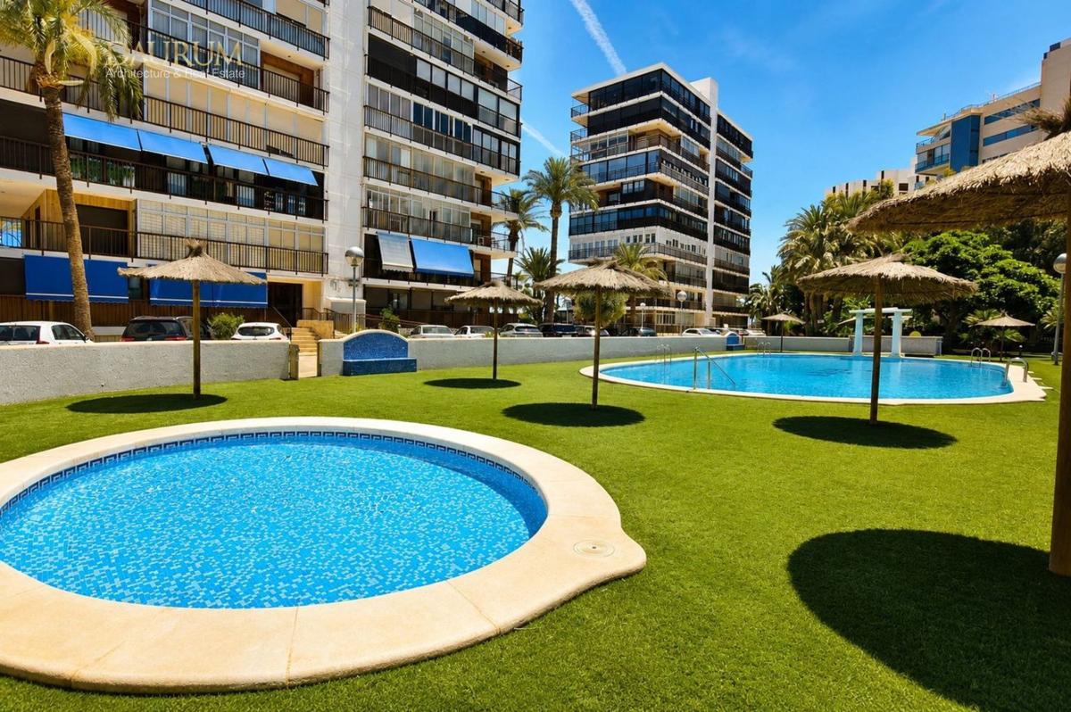 Venta de piso en Piso en Avenida de Niza, PAU 5, Alicante / Alacant, Alicante / Alacant
photo 2