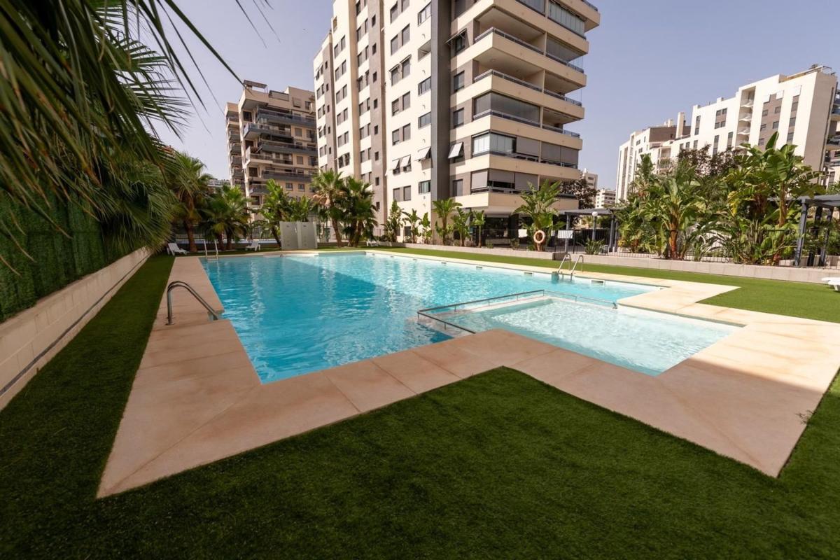Venta de piso en Piso en Calle del Torero Luis Francisco Esplá, 11, PAU 5, Alicante / Alacant, Alicante / Alacant
photo 2
