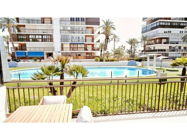Sale of flat in Piso en Avenida de Niza, PAU 5, Alicante / Alacant, Alicante
photo 1
