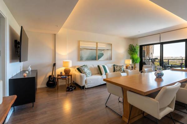 Sale of flat in Piso en Periodista Tirso Marín, PAU 5, Alicante / Alacant, Alicante
photo 1