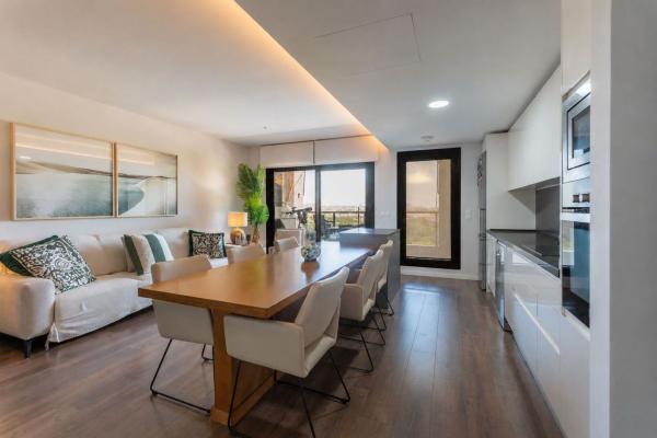 Sale of flat in Piso en Periodista Tirso Marín, PAU 5, Alicante / Alacant, Alicante
thumbnail 2