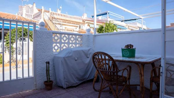 Cozy bungalow listo para vivir in La Siesta, Torrevieja – Terraza con Toldo, A/A Nuevo, Golf y Mar photo 3