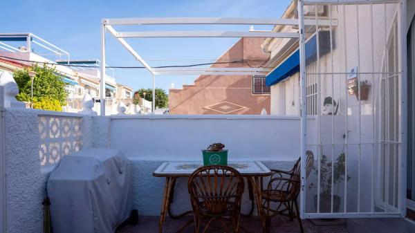 Cozy bungalow listo para vivir in La Siesta, Torrevieja – Terraza con Toldo, A/A Nuevo, Golf y Mar photo 4