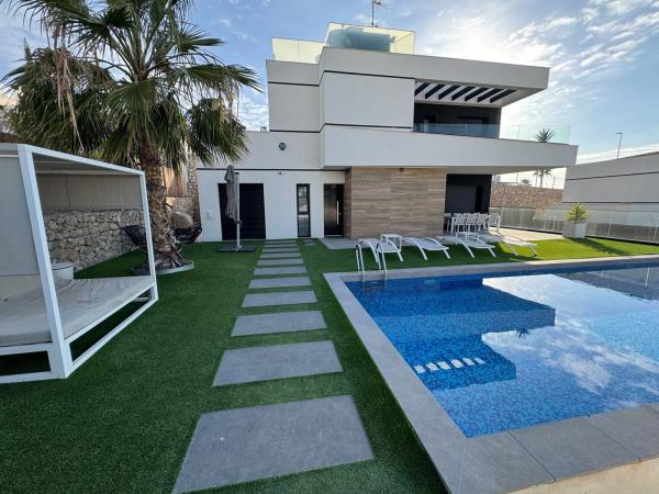 Casa o chalet independiente en Calle Cáceres, 3, Balcón de Finestrat-Terra Marina, Finestrat thumbnail 1