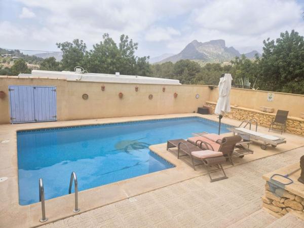 Independent chalet for sale in Casa o chalet en Calle d'Atzubia, San Gabriel, Alicante / Alacant, Alicante photo 1