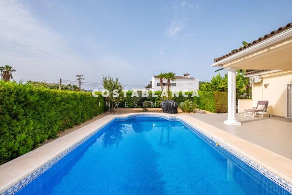 Chalet independiente en venta en Casa o chalet en Calle Eivissa, Alfaz del Pi Pueblo-Urbanizaciones, Alfaz del Pi, Alfaz del Pi
 photo 3