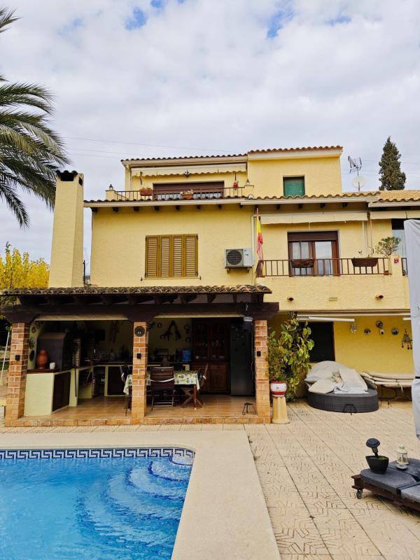Properties for sale and rent in Spain photo 5