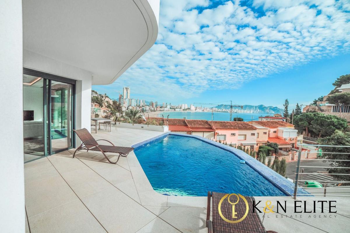 Продажа дуплекса на Dúplex en Calle Oviedo, Playa de Poniente, Benidorm, Бенидорм photo 1