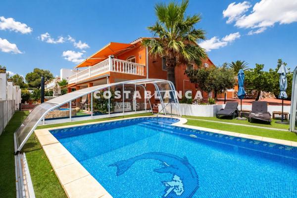 Independent chalet for sale in Casa o chalet en Calle Zurbaran, Varadero, La Nucia, La Nucia
thumbnail 1