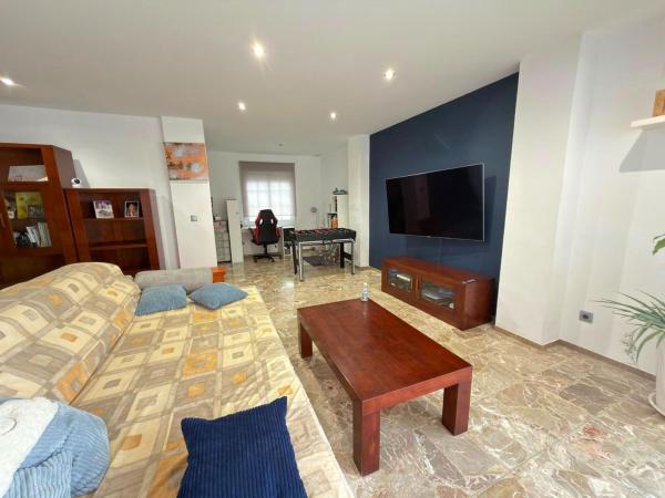 Building Residential of 560m2 for sale in Alicante photo 1