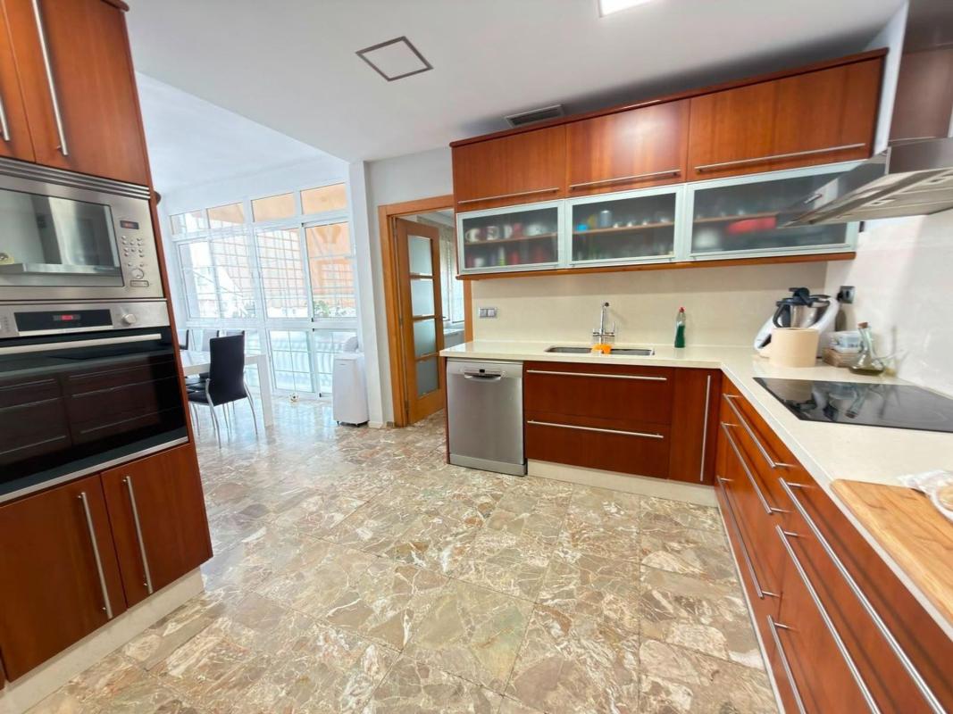 Building Residential of 560m2 for sale in Alicante photo 2