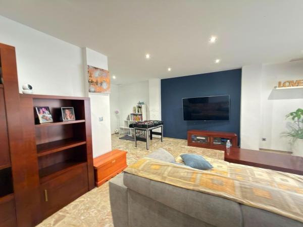 Building Residential of 560m2 for sale in Alicante photo 4