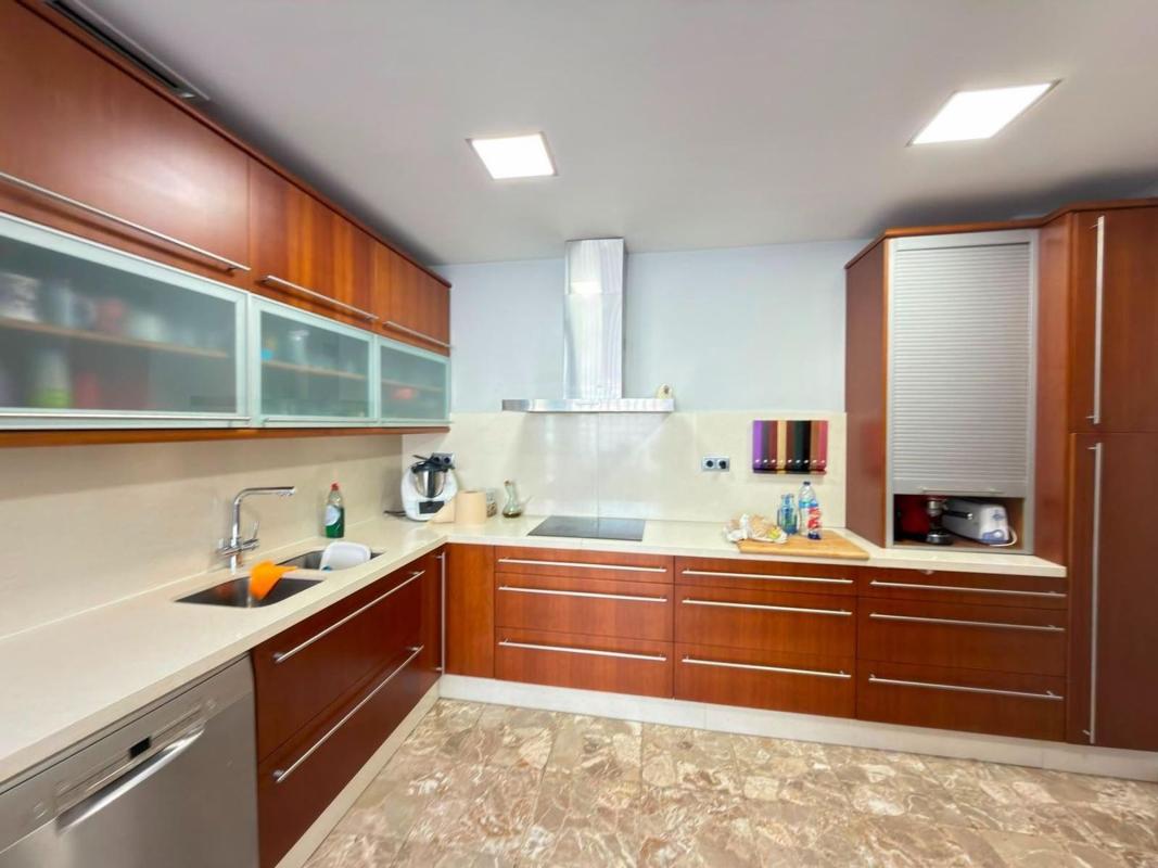 Building Residential of 560m2 for sale in Alicante photo 5