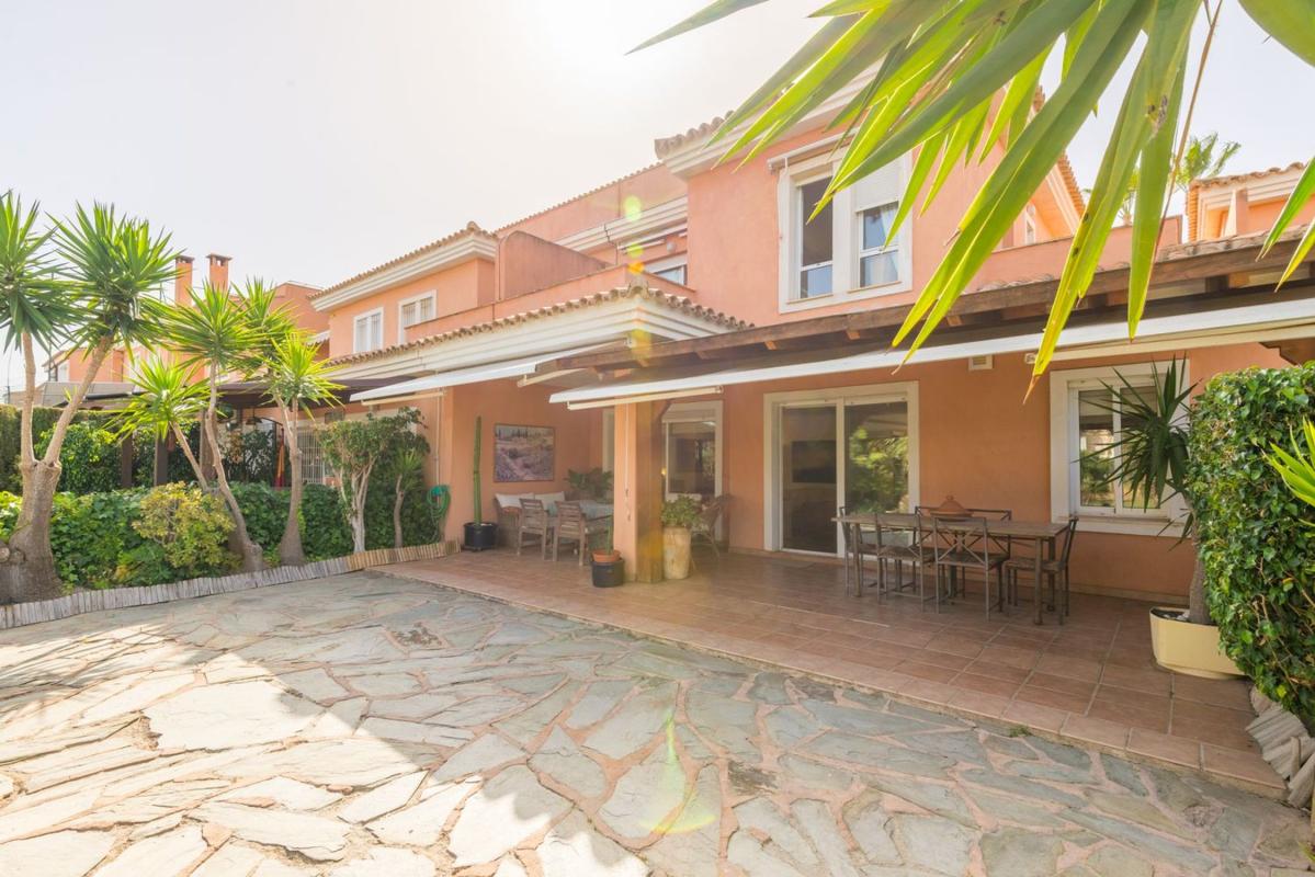 Sprzedaż szeregowego domku w Chalet adosado en Alicante Golf, Alicante / Alacant , Alicante / Alacant photo 3