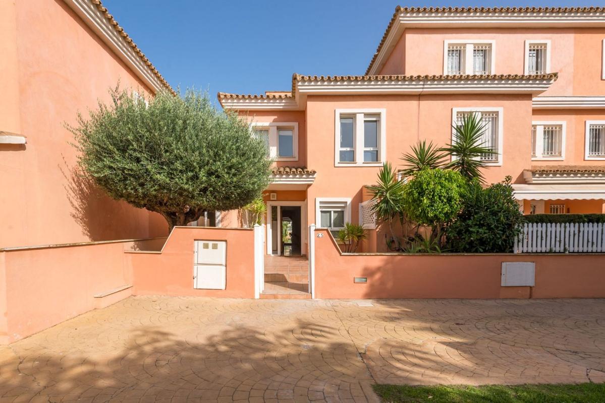 Sprzedaż szeregowego domku w Chalet adosado en Alicante Golf, Alicante / Alacant , Alicante / Alacant photo 5