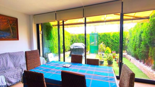 Chalet adosado en Avenida Arquitecto Félix Candela s/n, Alicante Golf, Alicante / Alacant thumbnail 2