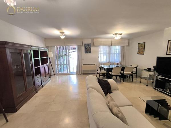 Chalet adosado en Calle de Hispania, La Albufereta, Alicante / Alacant thumbnail 1
