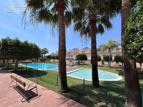 Chalet adosado en Avenida Arquitecto Félix Candela, Alicante Golf, Alicante / Alacant photo 1