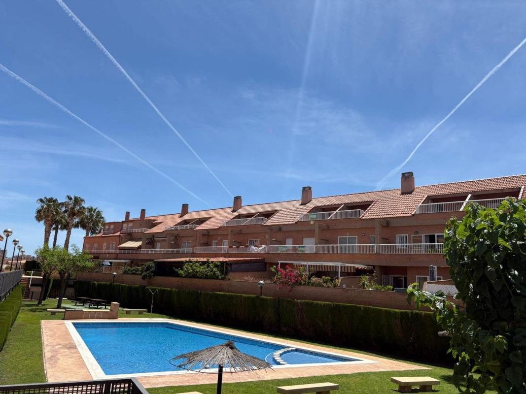 Sprzedaż szeregowego domku w Chalet adosado en Calle Clara Campoamor, 12, Alicante Golf, Alicante / Alacant , Alicante / Alacant photo 1