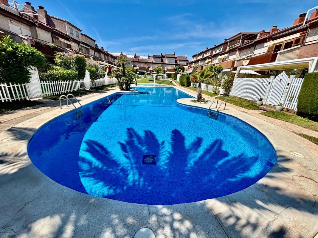 Sale of townhouse in Chalet adosado en Cabo de las Huertas, Alicante / Alacant , Alicante photo 3