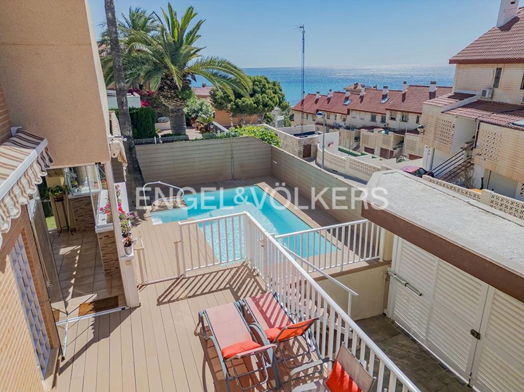 Properties for sale and rent in Spain photo 4