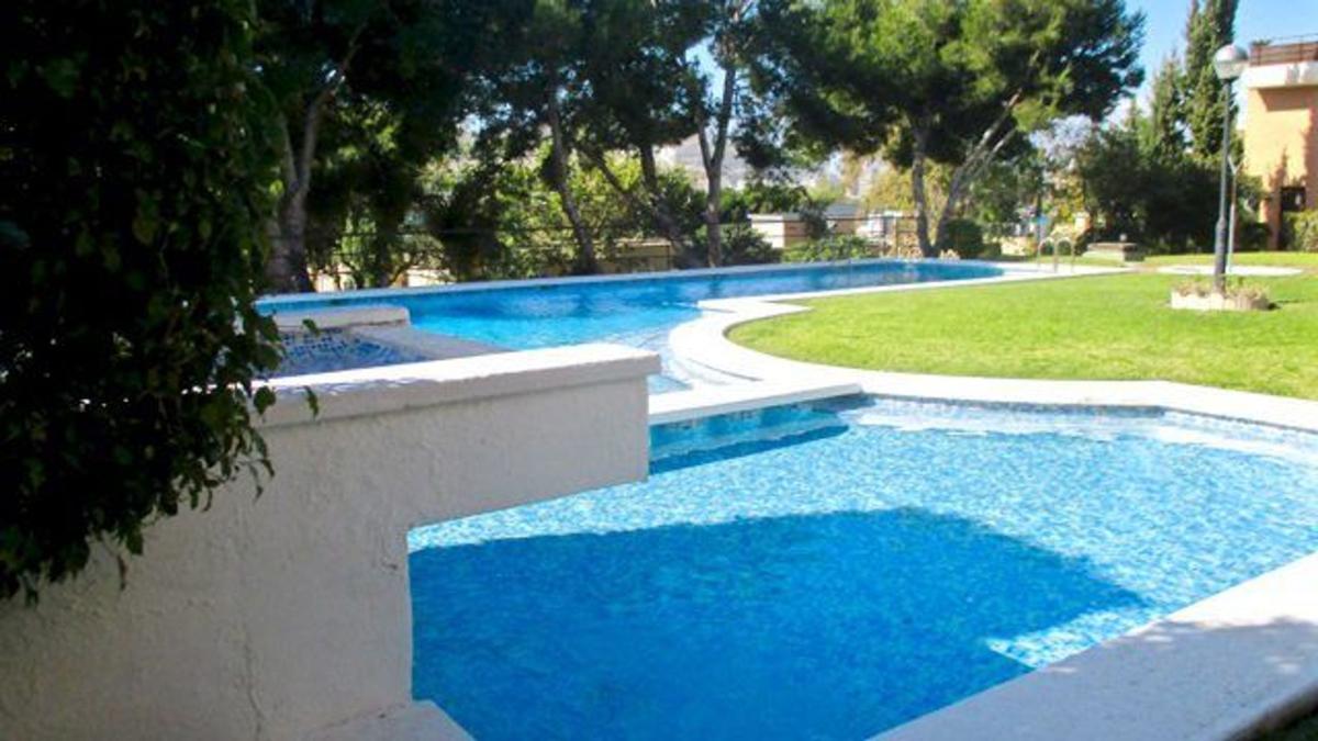 Sale of townhouse in Chalet adosado en Calle Velero, 4, Cabo de las Huertas, Alicante / Alacant , Alicante photo 3