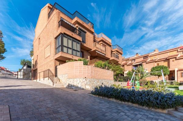 Chalet adosado en Calle de la Salpa, Cabo de las Huertas, Alicante / Alacant thumbnail 2