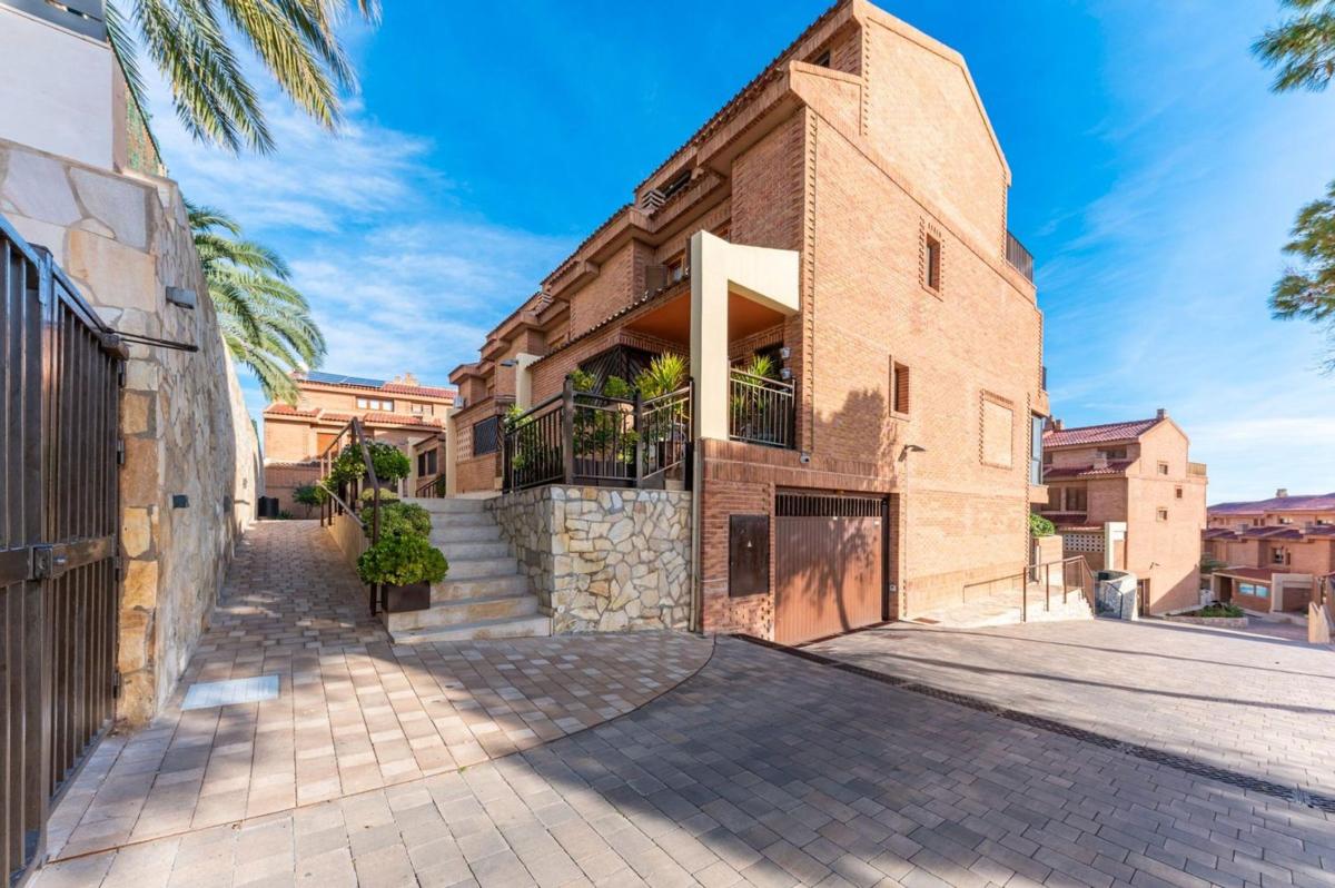 Sprzedaż szeregowego domku w  Chalet adosado en Calle de la Salpa, Cabo de las Huertas, Alicante / Alacant , Alicante / Alacant photo 5