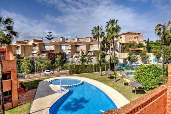 Chalet pareado en Calle de la Boga, Cabo de las Huertas, Alicante / Alacant photo 1