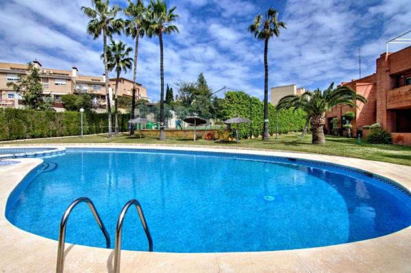 Chalet pareado en Calle de la Boga, Cabo de las Huertas, Alicante / Alacant thumbnail 1
