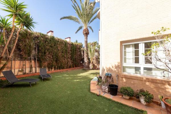 Chalet adosado en Calle del Sargo, Cabo de las Huertas, Alicante / Alacant thumbnail 1