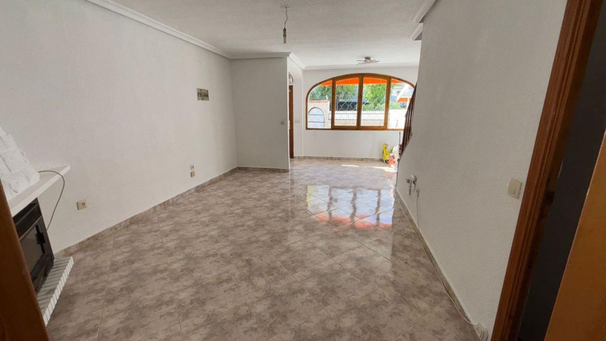 Sprzedaż szeregowego domku w  Chalet adosado en Calle del Salabre, 11, Cabo de las Huertas, Alicante / Alacant , Alicante / Alacant photo 4